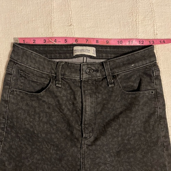 Abercrombie Black & Grey Cheetah Print High Rise Super Skinny Ankle Jeans size 4 - Picture 4 of 6